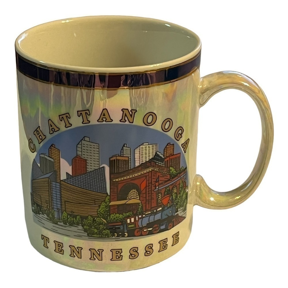 CHATTANOOGA, Tennessee opalescent mug.